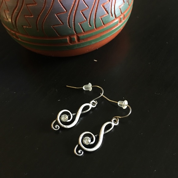 Music Note Earrings - Picture 2 of 6
